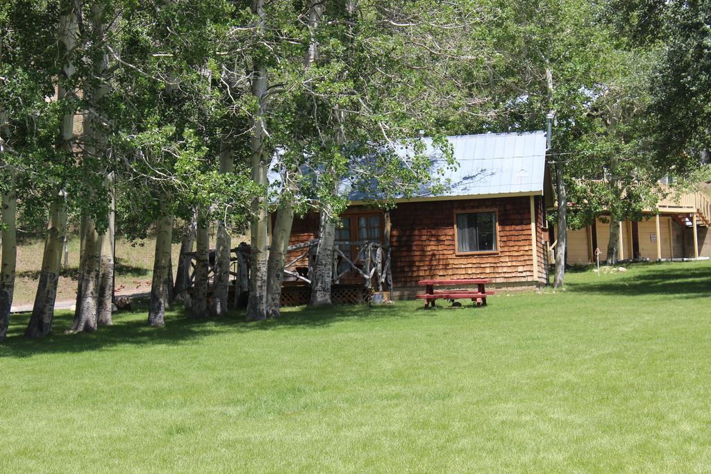 Twin Lakes Resort Bridgeport Esterno foto