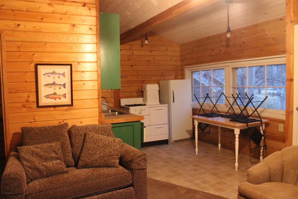 Twin Lakes Resort Bridgeport Esterno foto